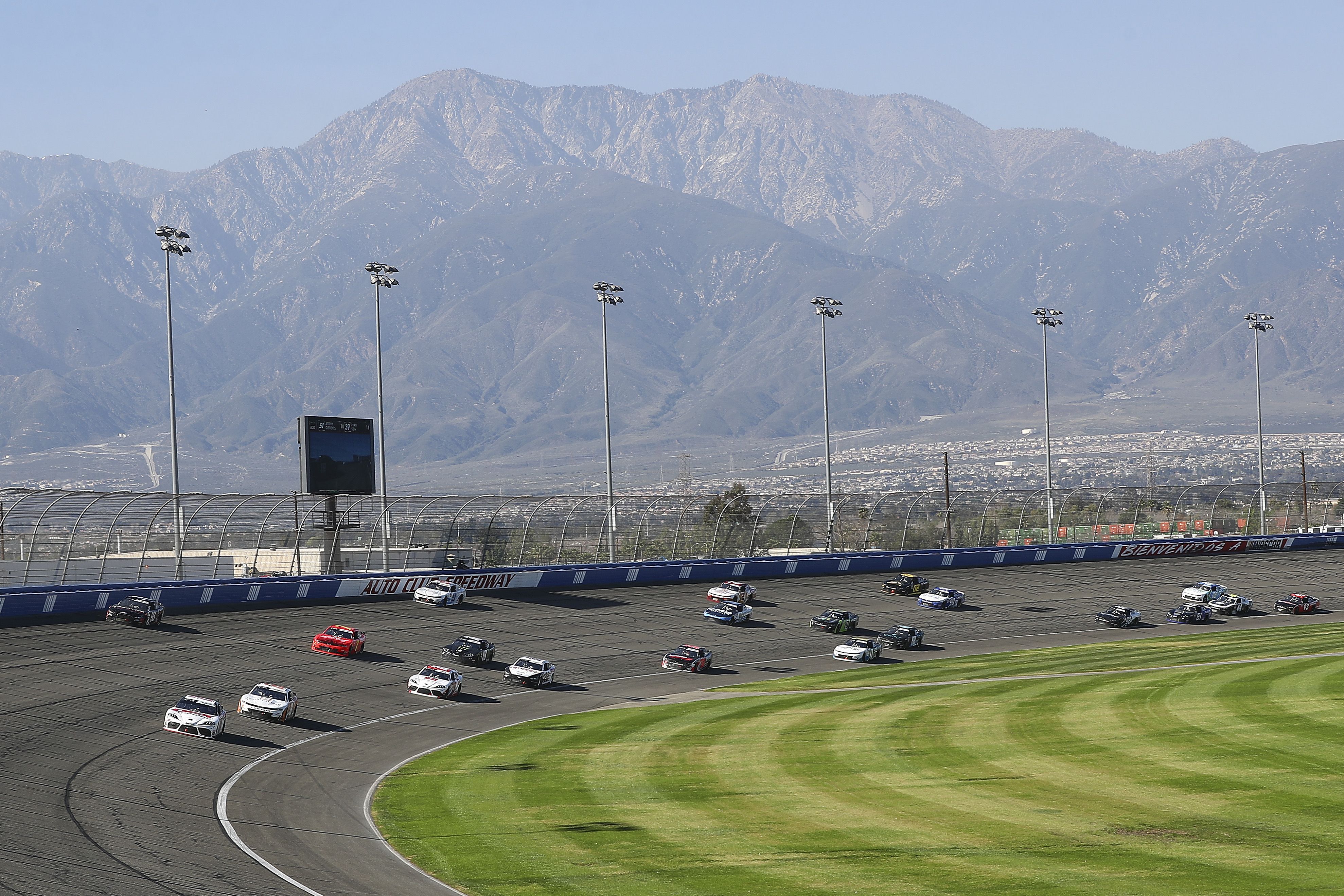 Auto Club Speedway's two-mile era ends with NASCAR on Sunday - Los Angeles  Times