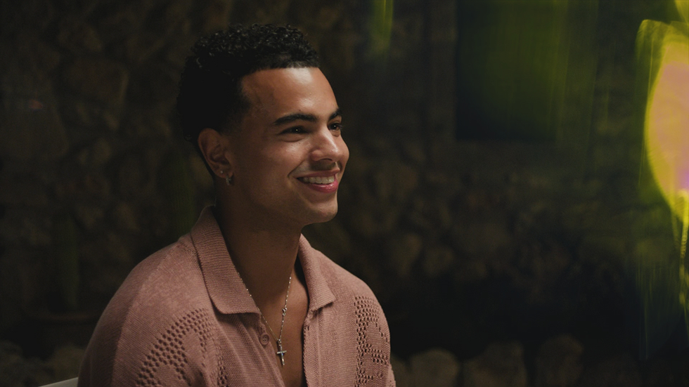harrison smiling on date with toni love island