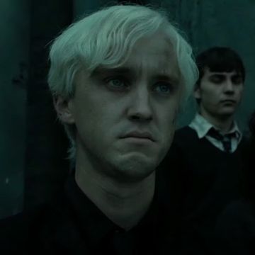 Why can Umbridge cast a patronus while wearing a horcrux when it was  supposed to drain the wearer of energy like Harry? : r/harrypotter