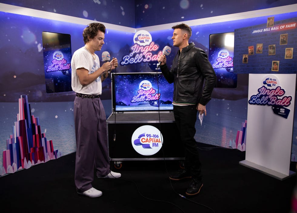 Harry styles casual outfits 2018 sales