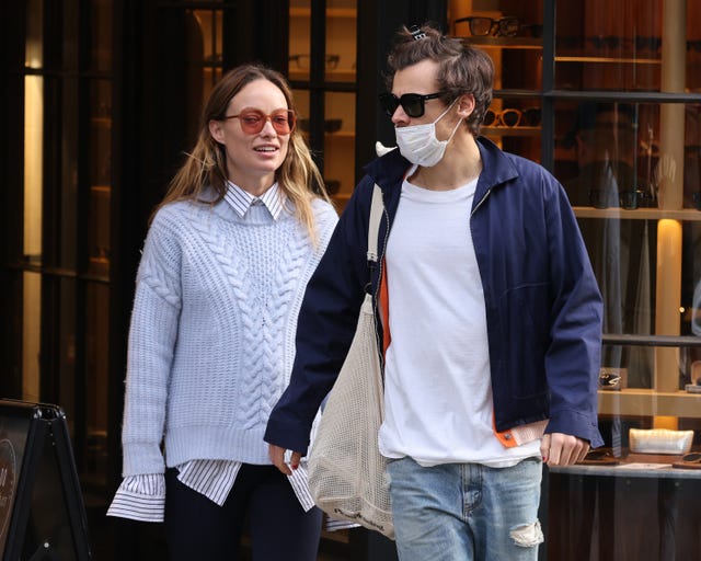 Olivia Wilde enjoys casual date as she ignores Harry Styles cold