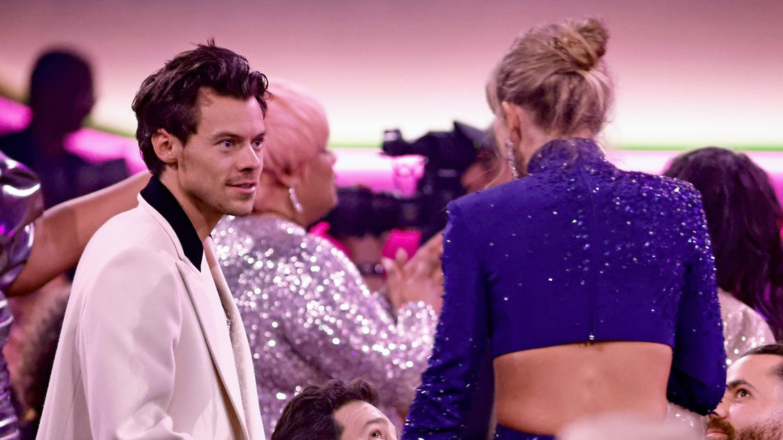 preview for Harry Styles DEFENDS Men Wearing Handbags!