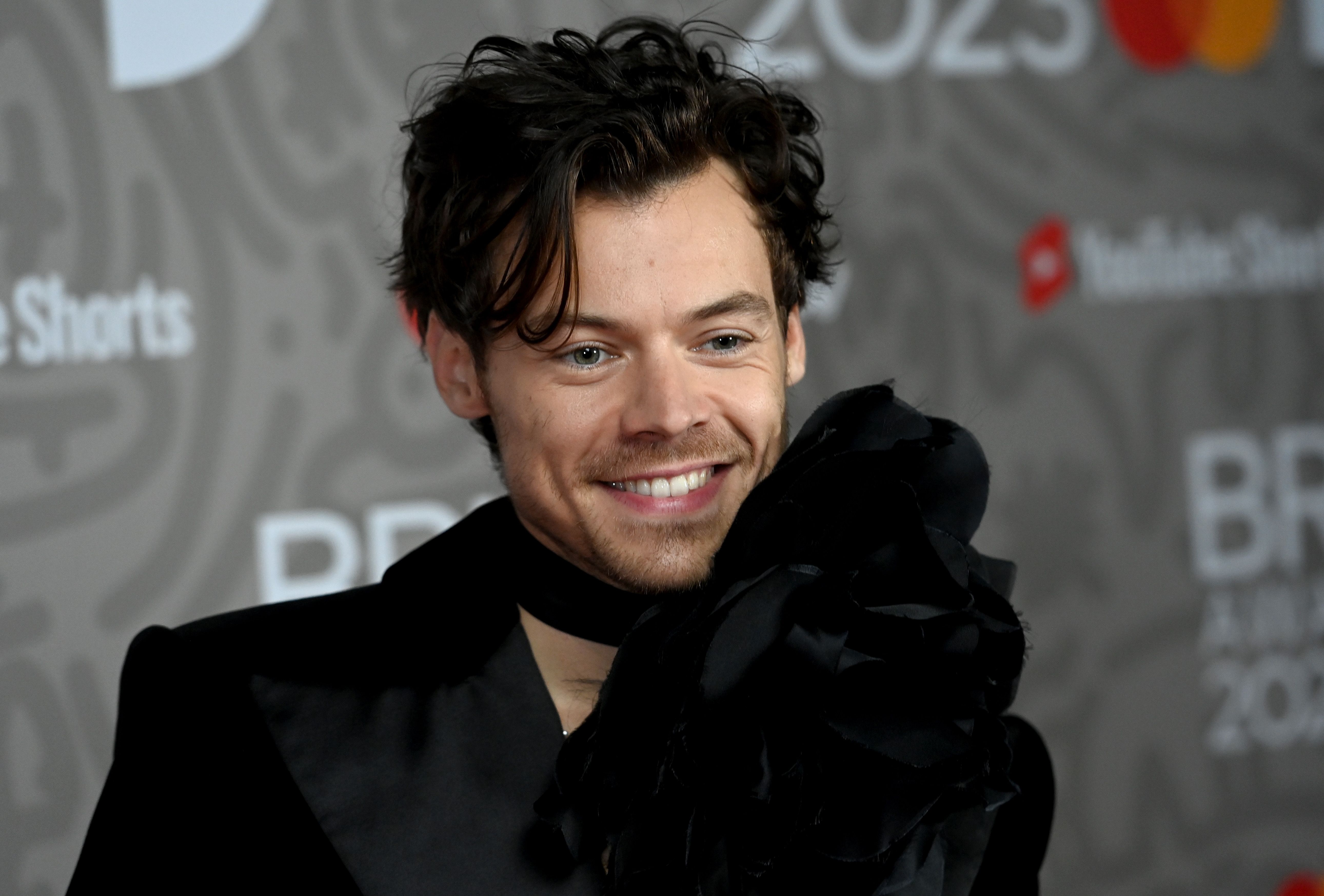 https://hips.hearstapps.com/hmg-prod/images/harry-styles-attends-the-brit-awards-2023-at-the-o2-arena-news-photo-1678121269.jpg