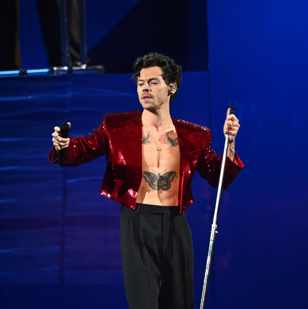 https://hips.hearstapps.com/hmg-prod/images/harry-styles-performs-on-stage-during-the-brit-awards-2023-news-photo-1689000162.jpg?crop=1.00xw:0.668xh;0,0&resize=1200:*