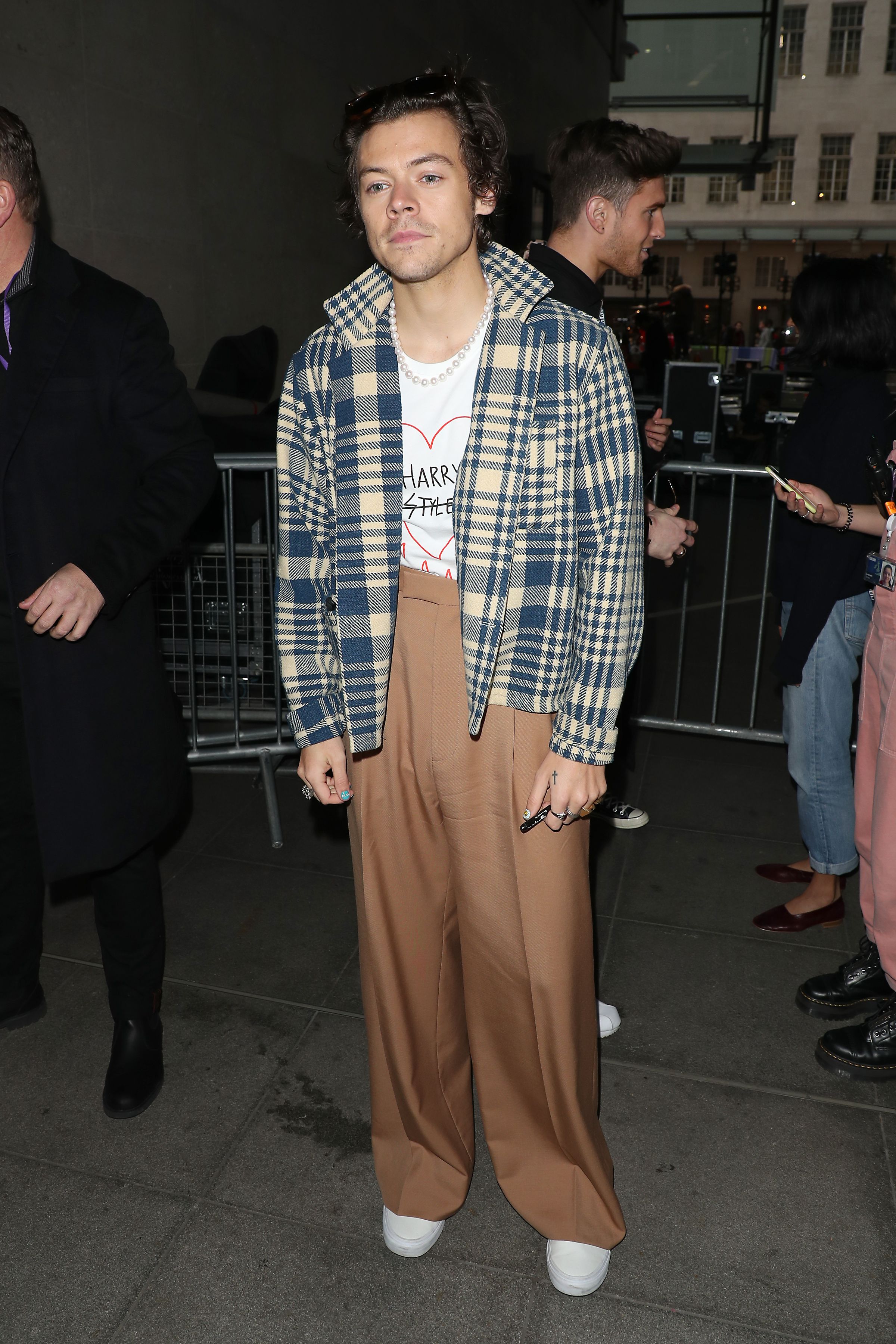 25 Most Stylish Harry Styles Outfits - Harry Styles Best Looks
