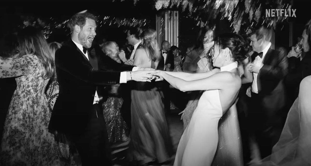 preview for Harry and Meghan - Official Teaser (Netflix)