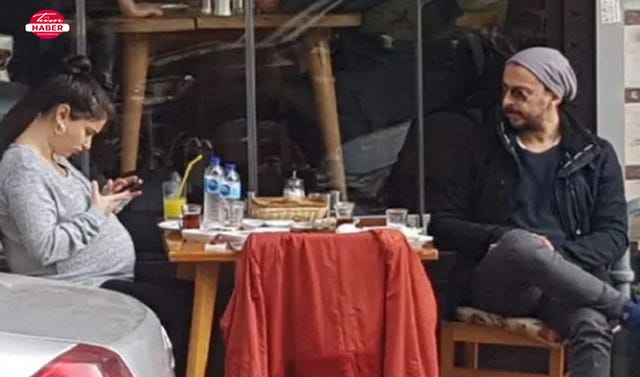 hazal kaya y ali atay padres