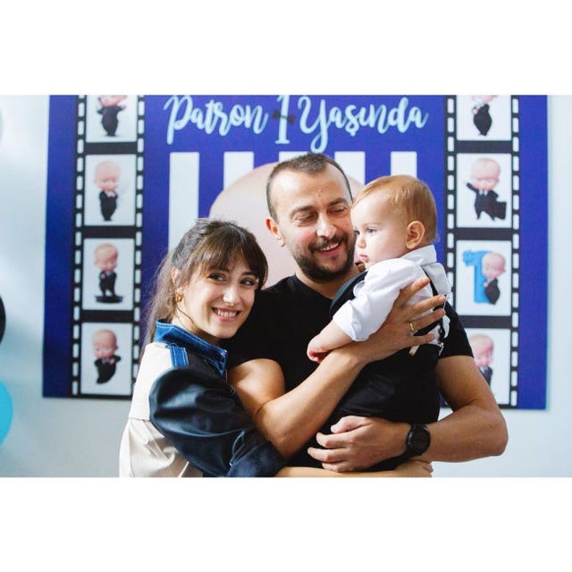 hazal kaya cumpleaños hijo