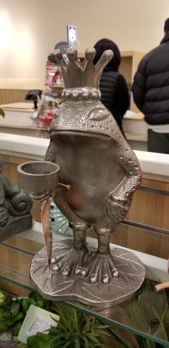 https://hips.hearstapps.com/hmg-prod/images/hb-homegoods-finds-frog-statue-1527693985.jpg?crop=1.00xw:0.245xh;0,0.291xh&resize=640:*