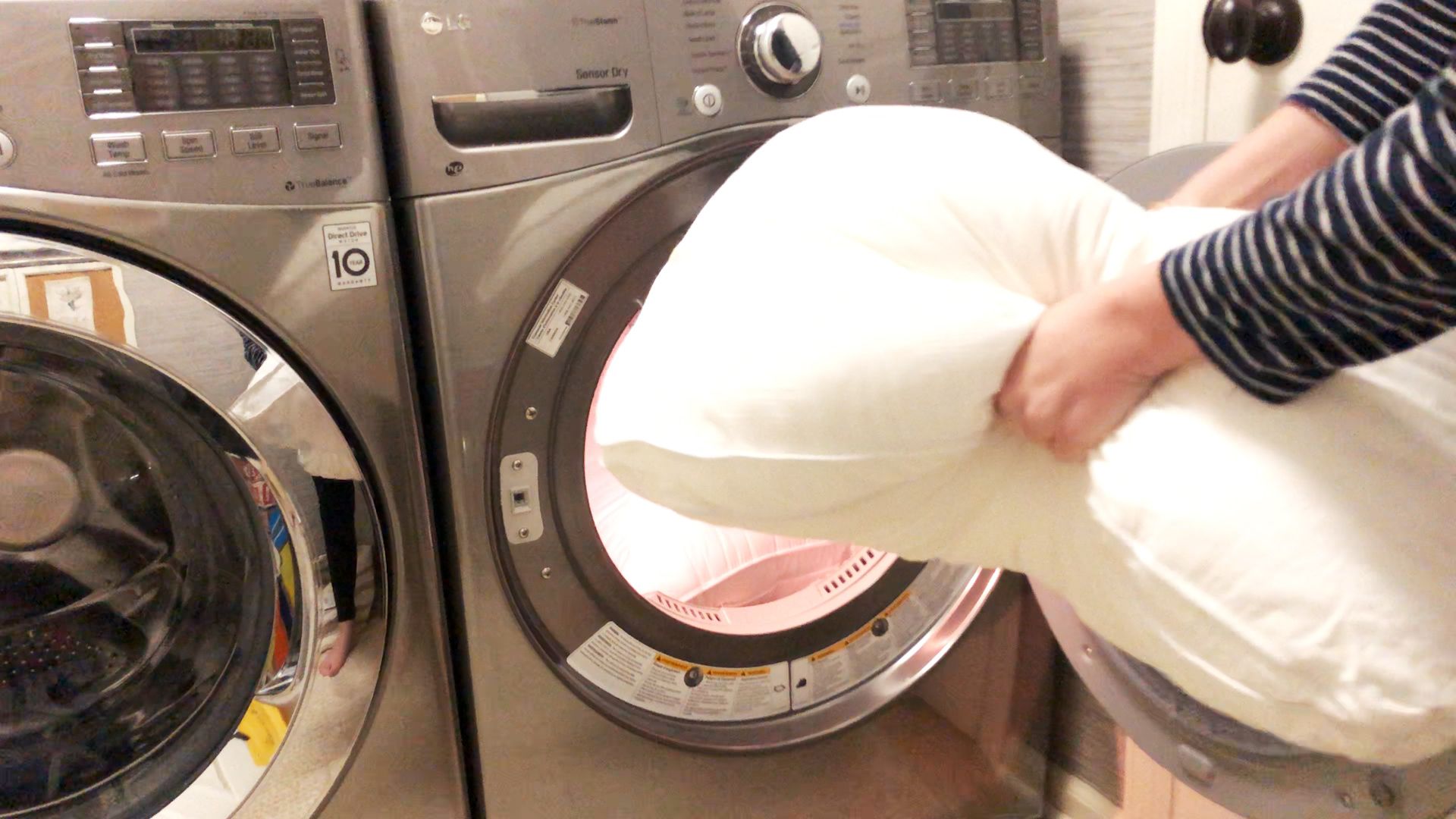 Diverso bruscamente paridad Cómo lavar las almohadas en la lavadora y que se queden mullidas
