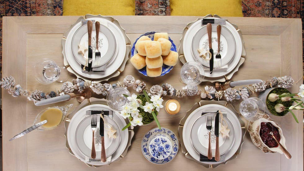 Porcelain, Dishware, Tableware, Plate, Table, Dinnerware set, Mirror, Furniture, Flower, Metal, 