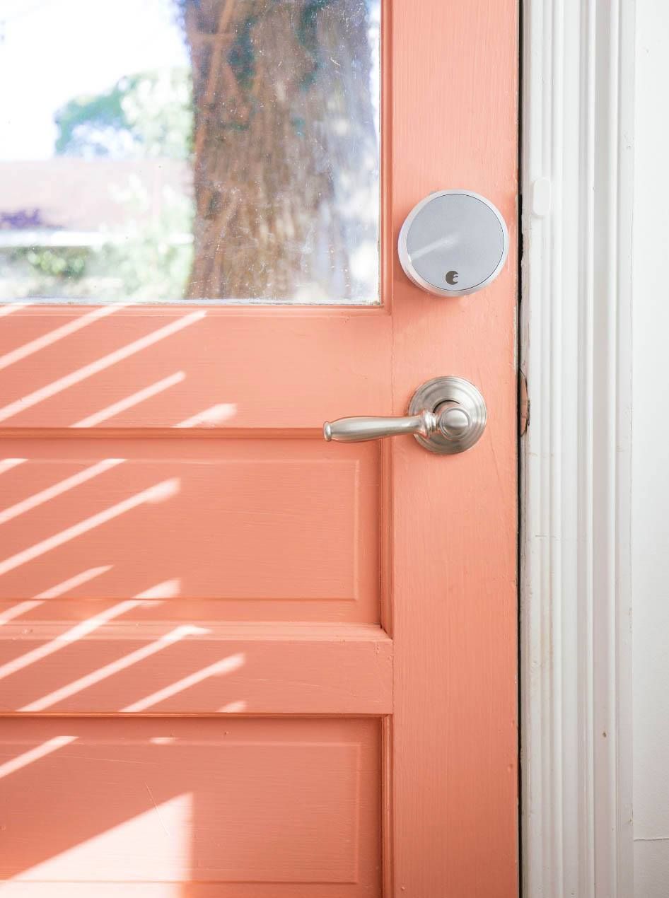Door handle, Door, Wall, Lock, Home door, Wood, Architecture, Window, Latch, 