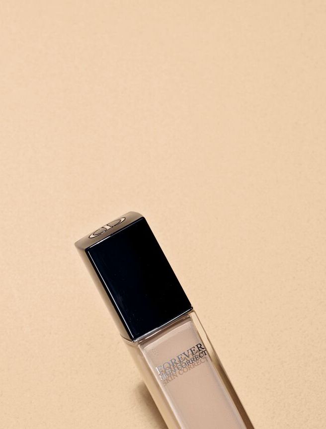 a small white and black lighter