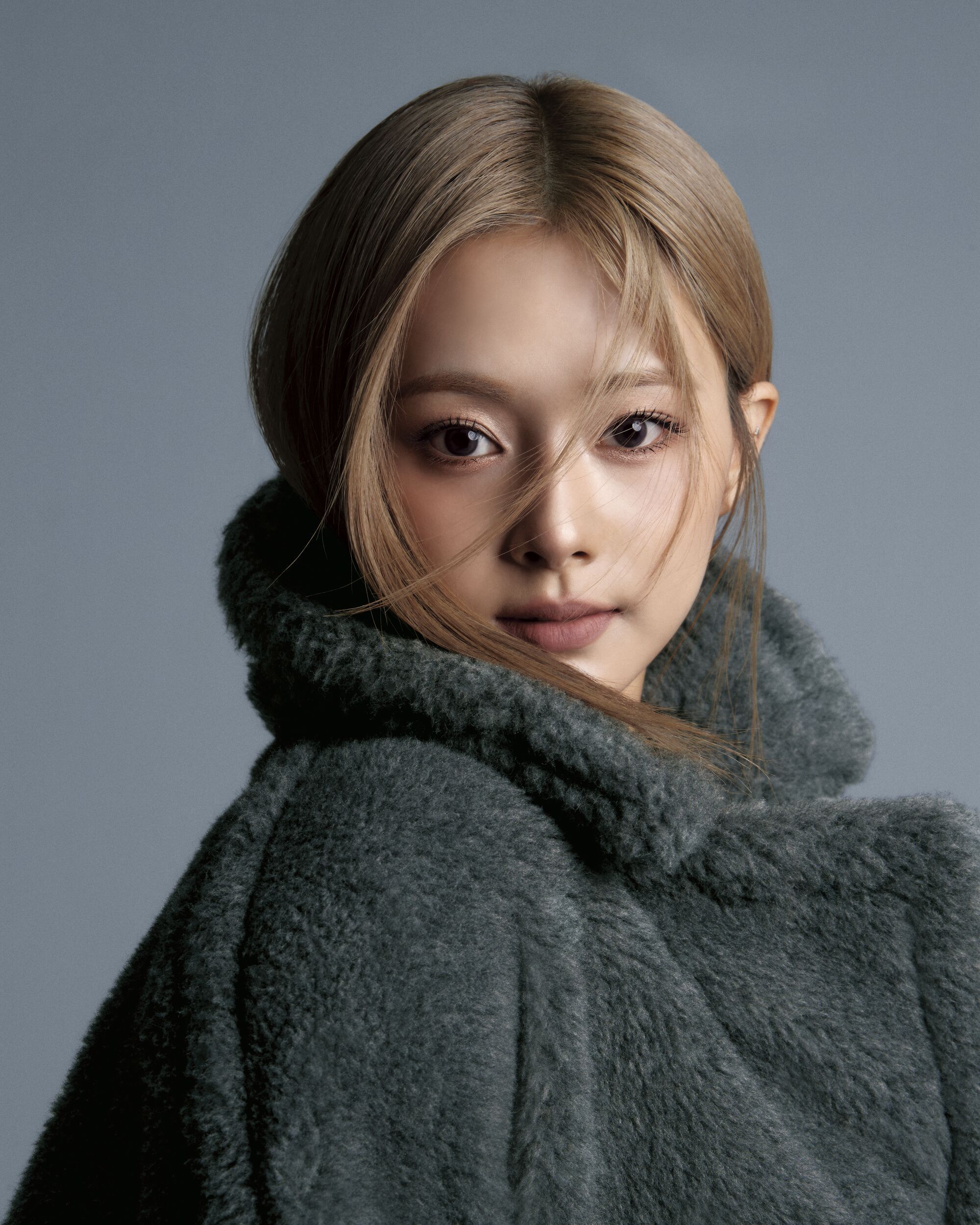 *TWICEツウィ着用＊日本未入荷*Max Mara ストレートブレザー送込 TWICE ツウィが自分らしく装うマックスマーラ｜ハーパーズ