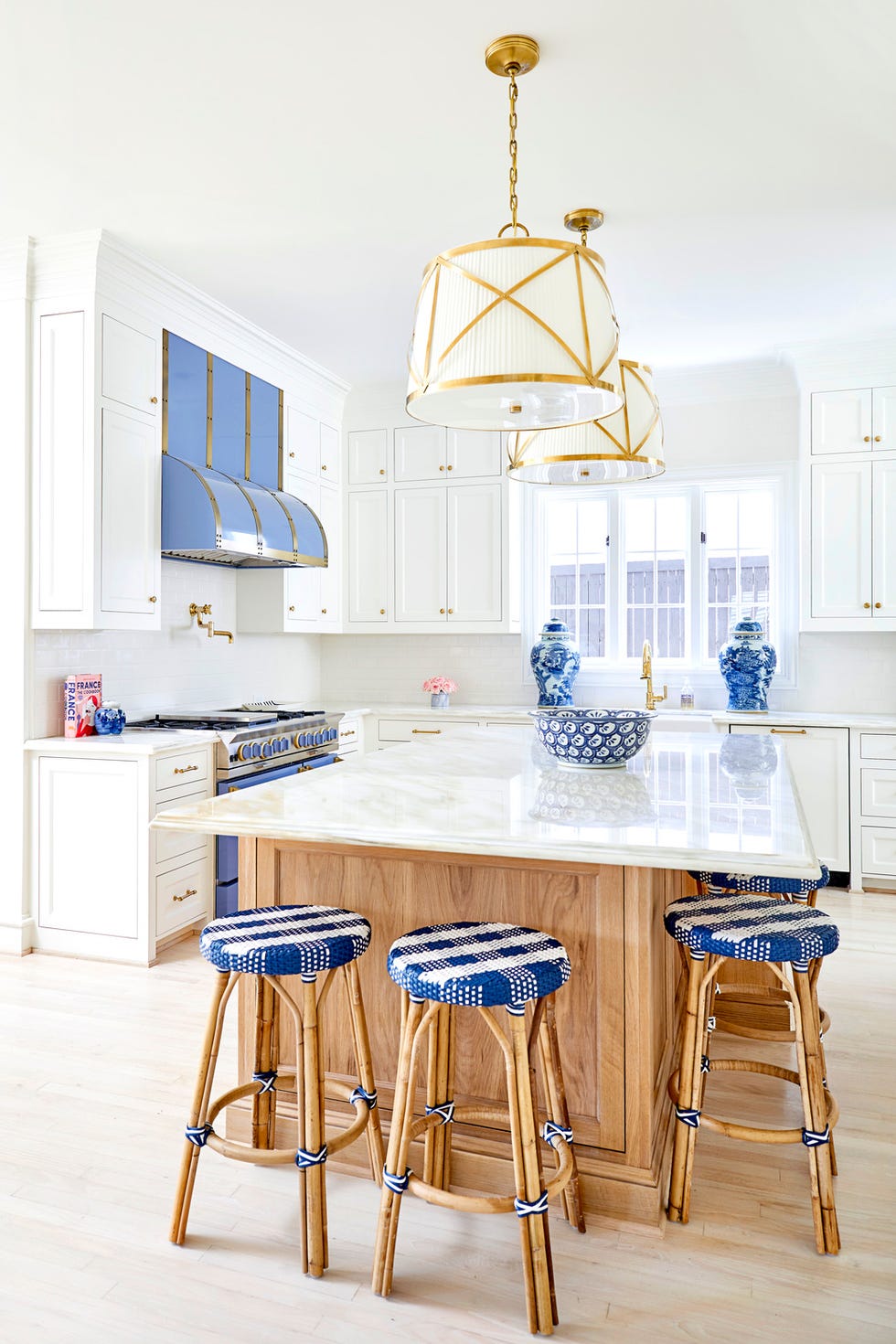 18 Easy and Stylish Kitchen Island Decor Ideas