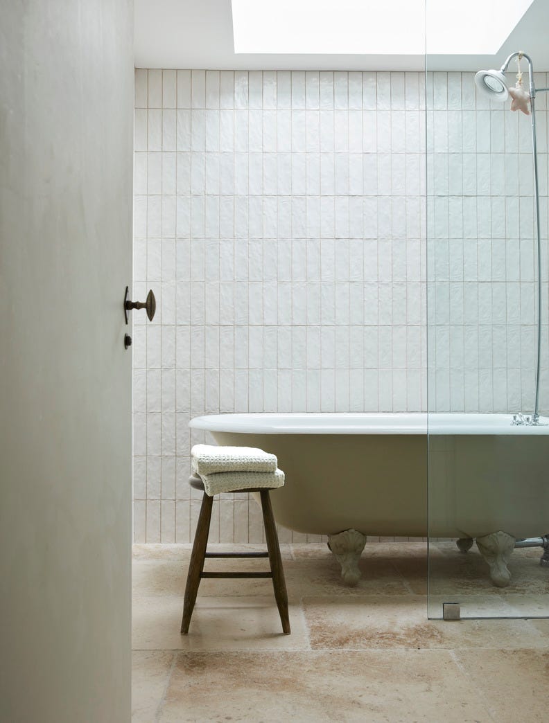 long island home of designer susannah charbin. bathroom.