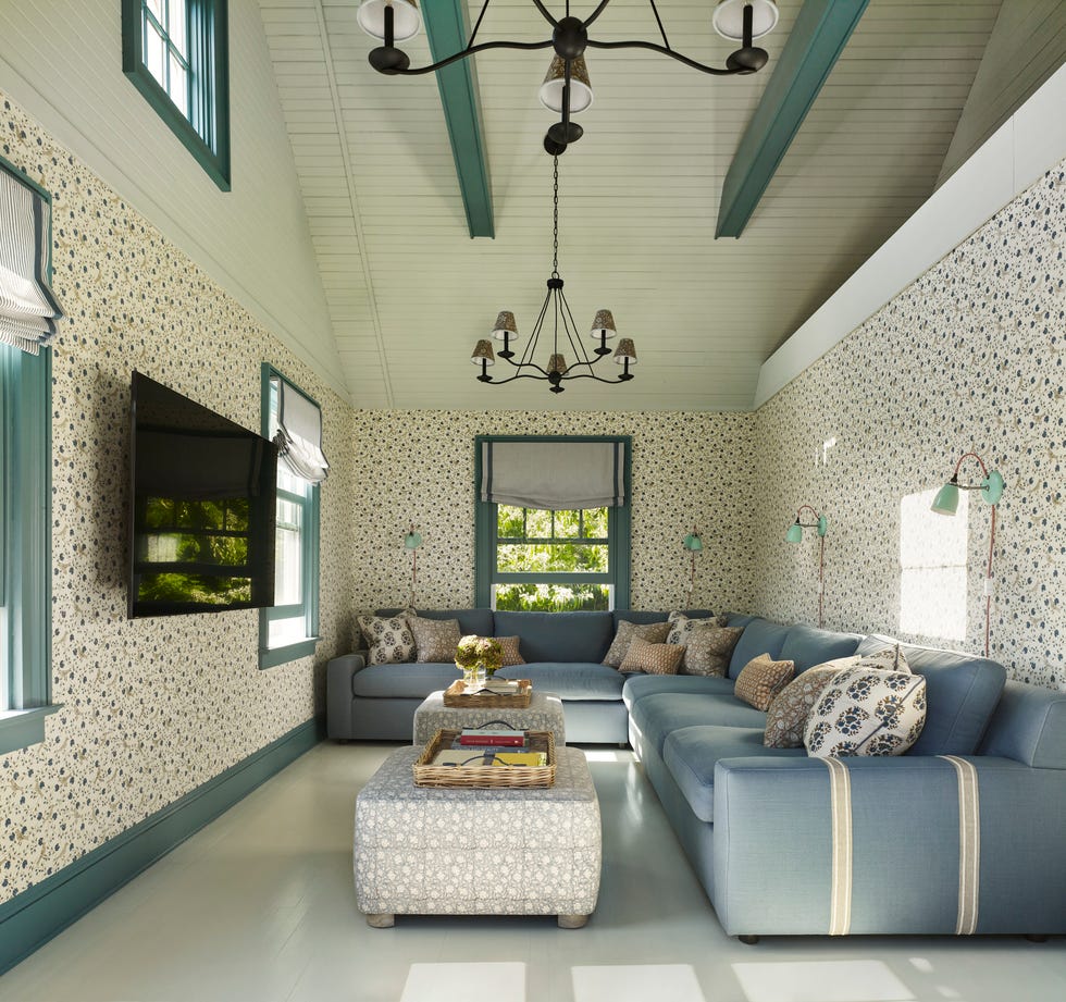 bellport\, new york beach house designed by alexander m. reid. upstairs den.