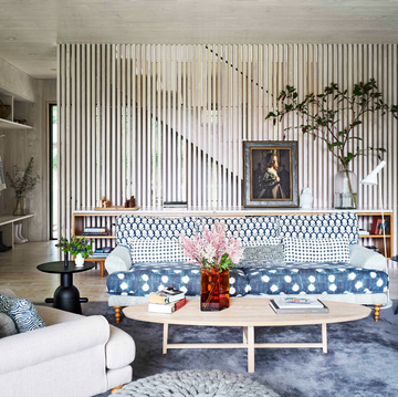 how to mix pattern in the living room