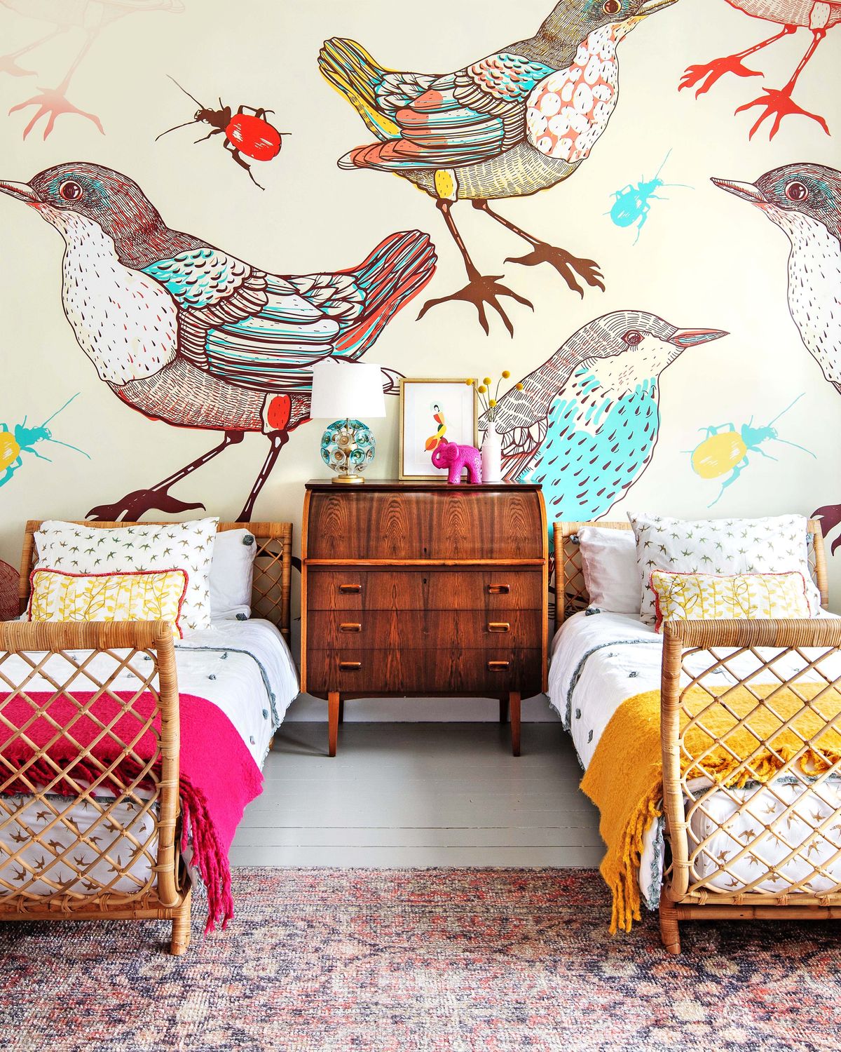 Room, Chicken, Wall, Rooster, Wallpaper, Interior design, Bird, Galliformes, Furniture, Design, 