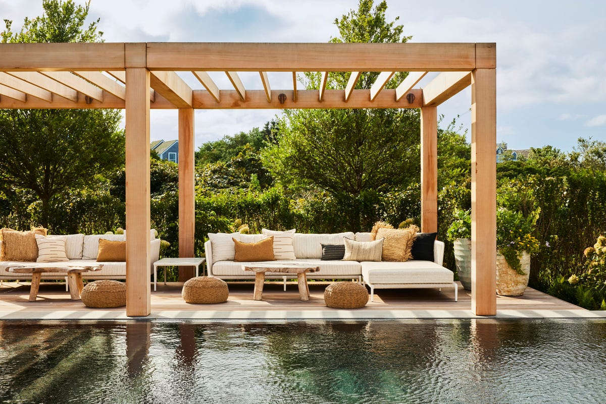 These 25 Pergola Ideas Are the Essential Design Details Your Patio Is  Missing