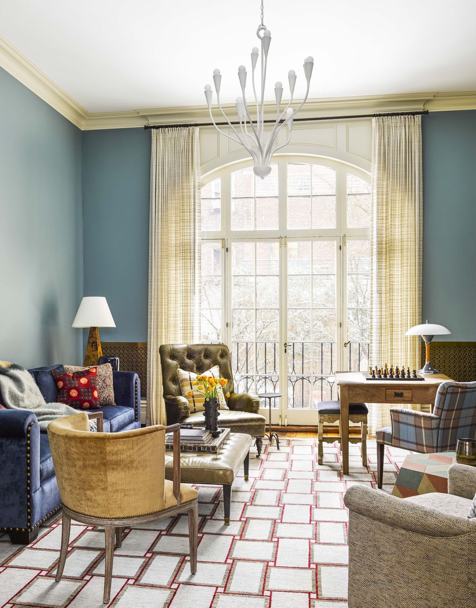 How One Designer Made a Buttoned-Up Brownstone Feel Fresh