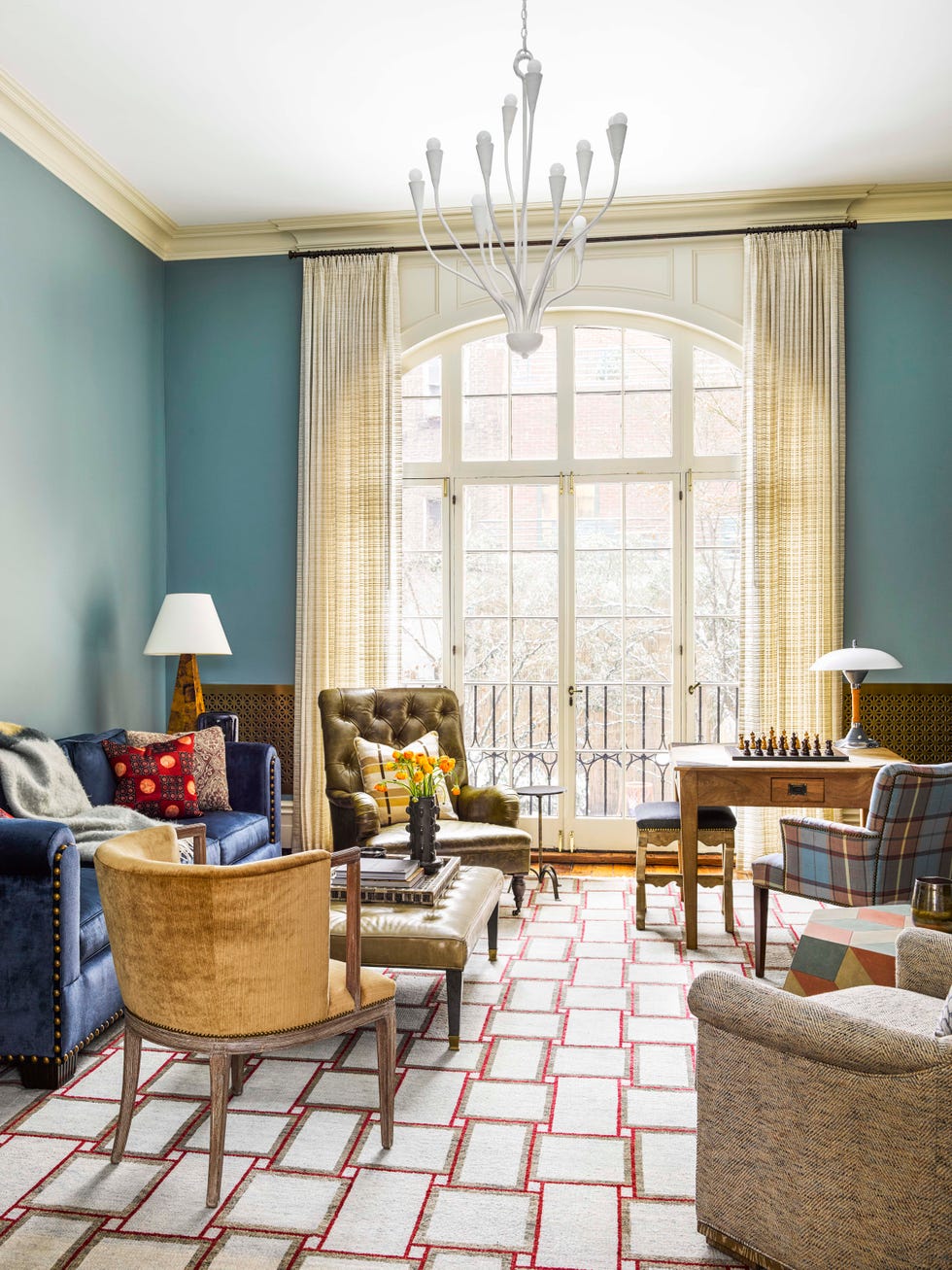 How One Designer Made a Buttoned-Up Brownstone Feel Fresh