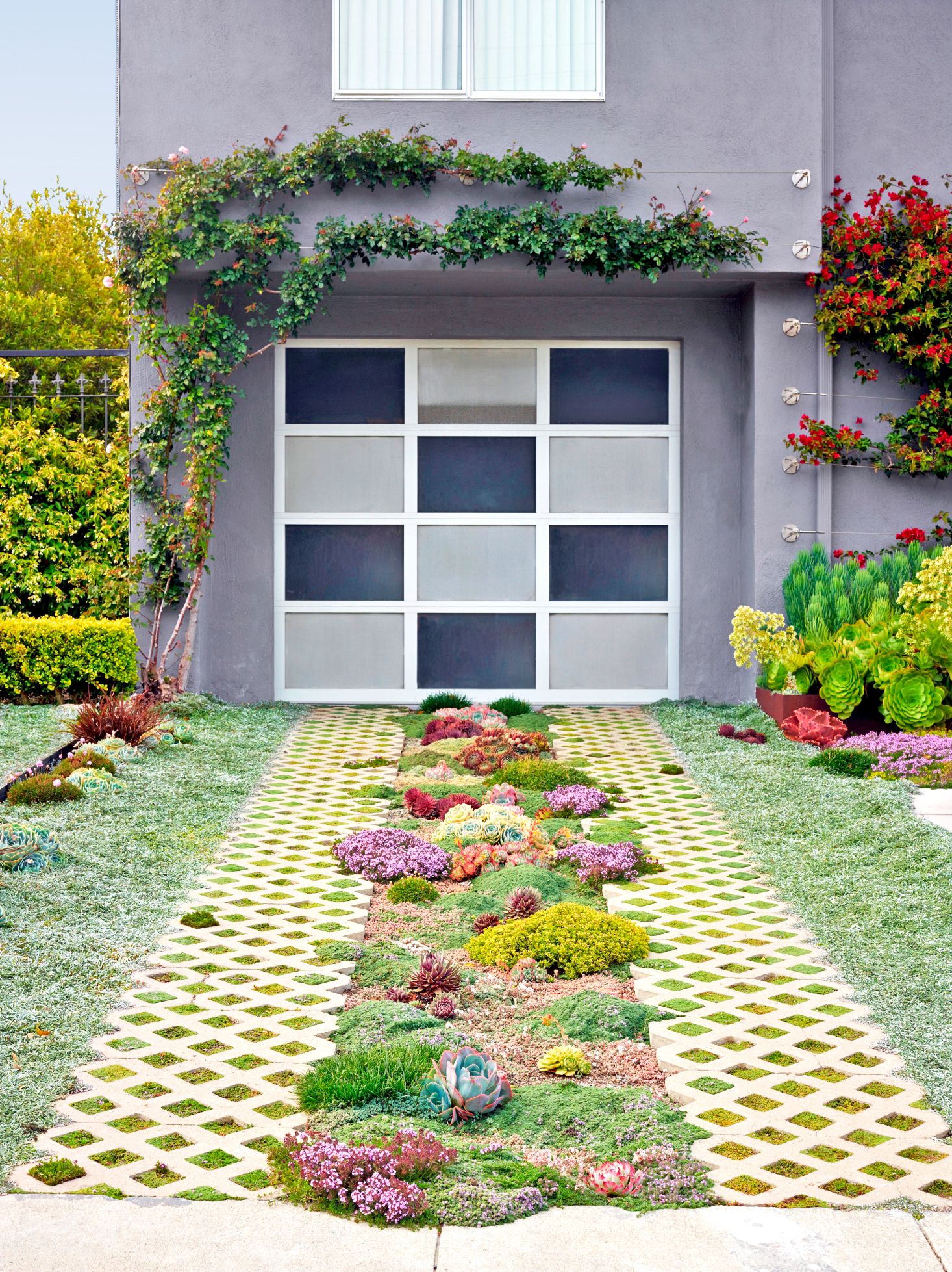 16 Best Driveway Designs And Pavers For Every Kind Of House - How To  Beautify Your Driveway