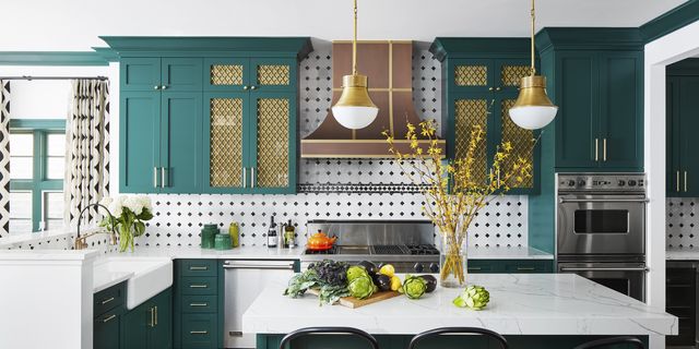 A Chicago Kitchen By Suzann Kletzien With Bold Green Cabinets