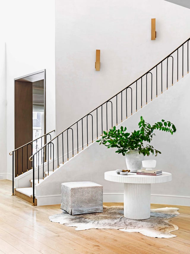 Is a Foyer Different From an Entryway? Modern Foyer Definition