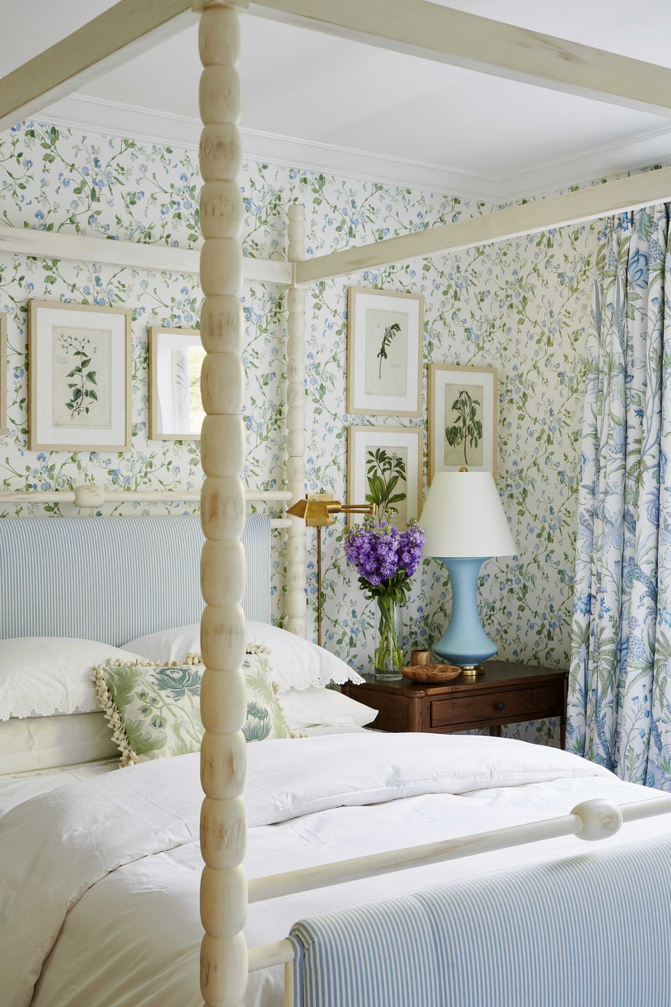 bedroom, white linen, floral wallpaper