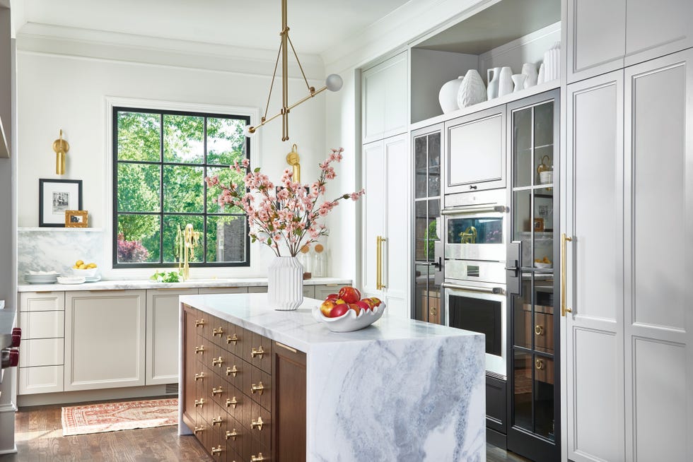 A 200-square-foot kitchen near Atlanta designed by Lake House Design