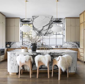 white marble kitchen by urbanology designs