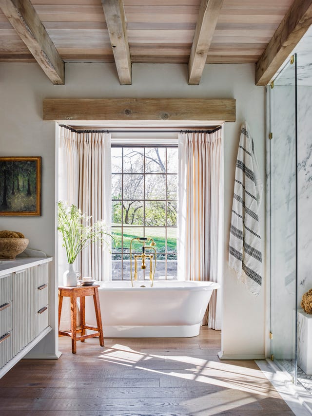 An Expert Guide to Bathtub Reglazing: Costs, Process, and More