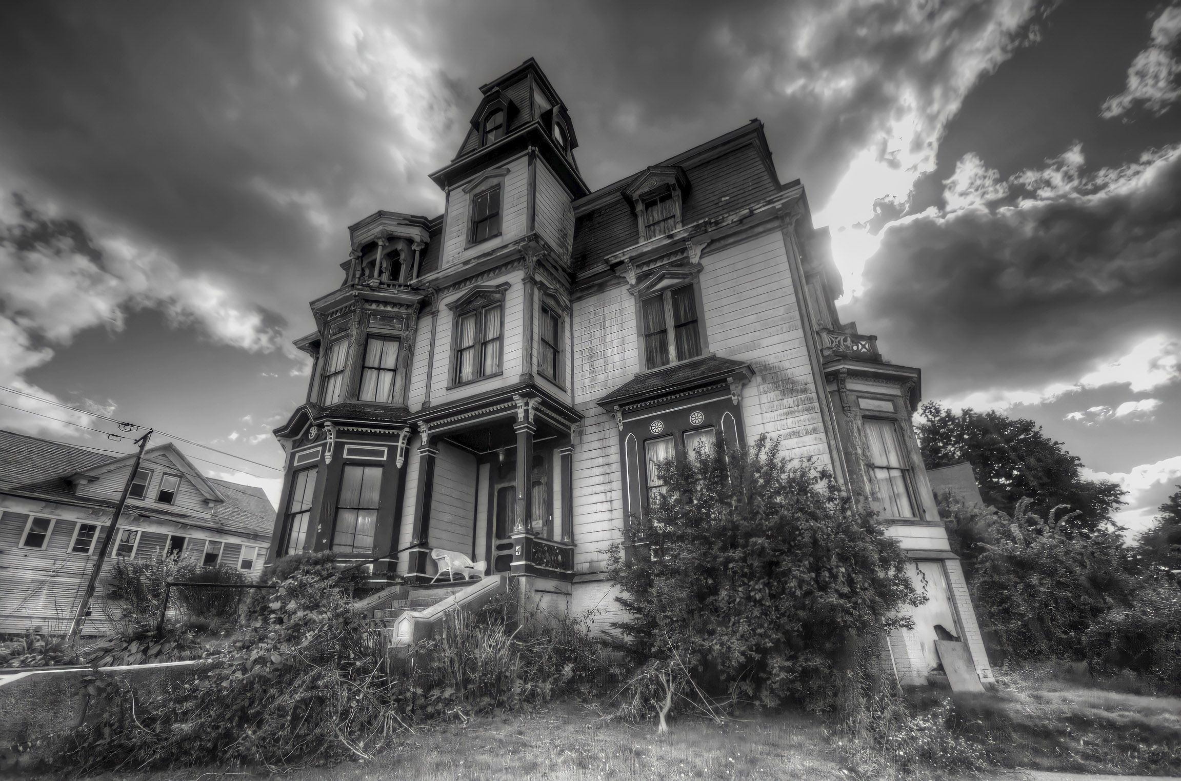 real haunted houses with ghosts