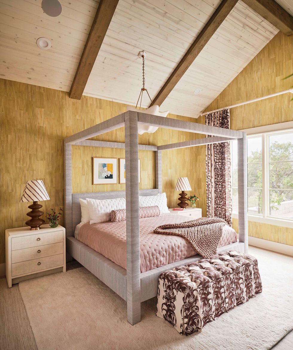 This Bedroom by Toledo Geller Mimics the Lush Texas Landscape