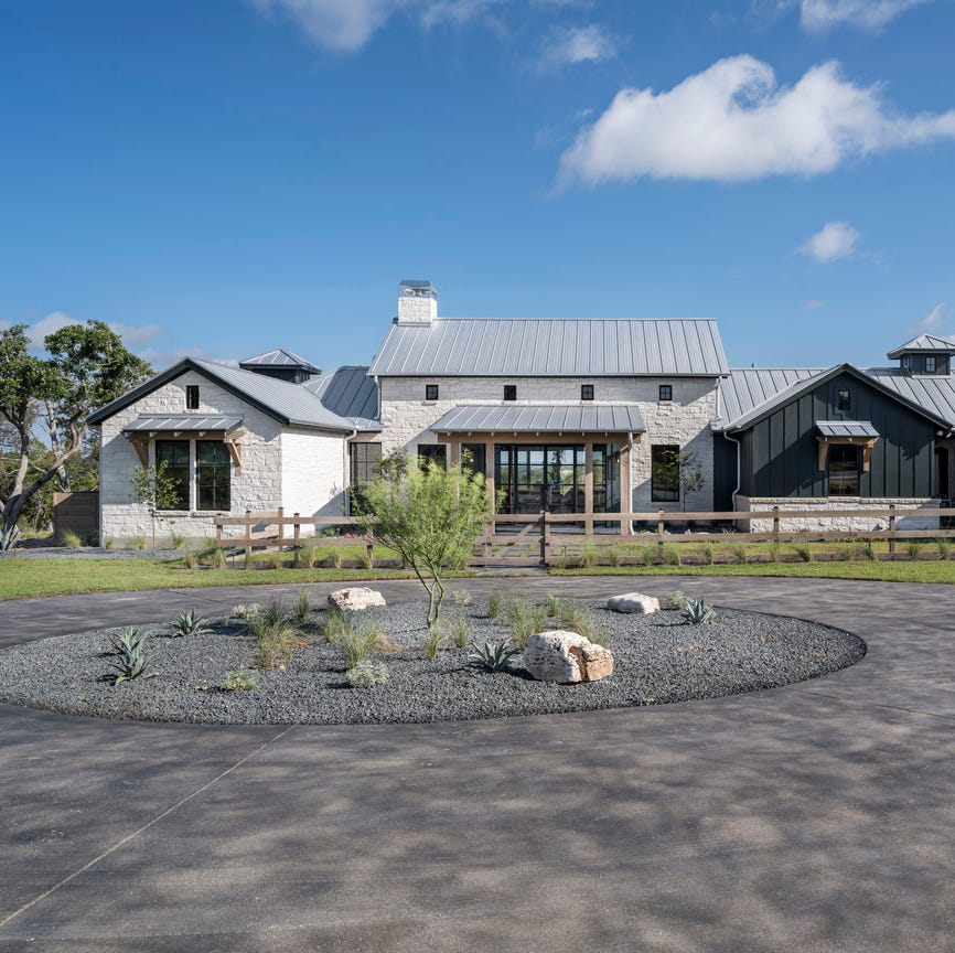20 Low-Maintenance Landscaping Ideas That Will Give Your Home Epic Curb Appeal