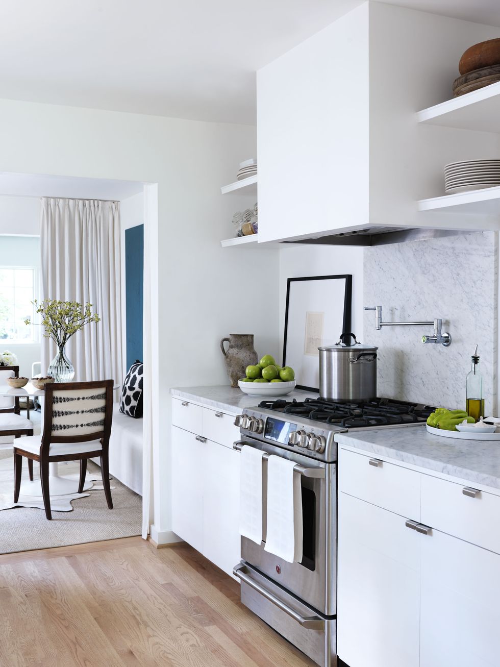 30 Gray And White Kitchen Ideas We Love