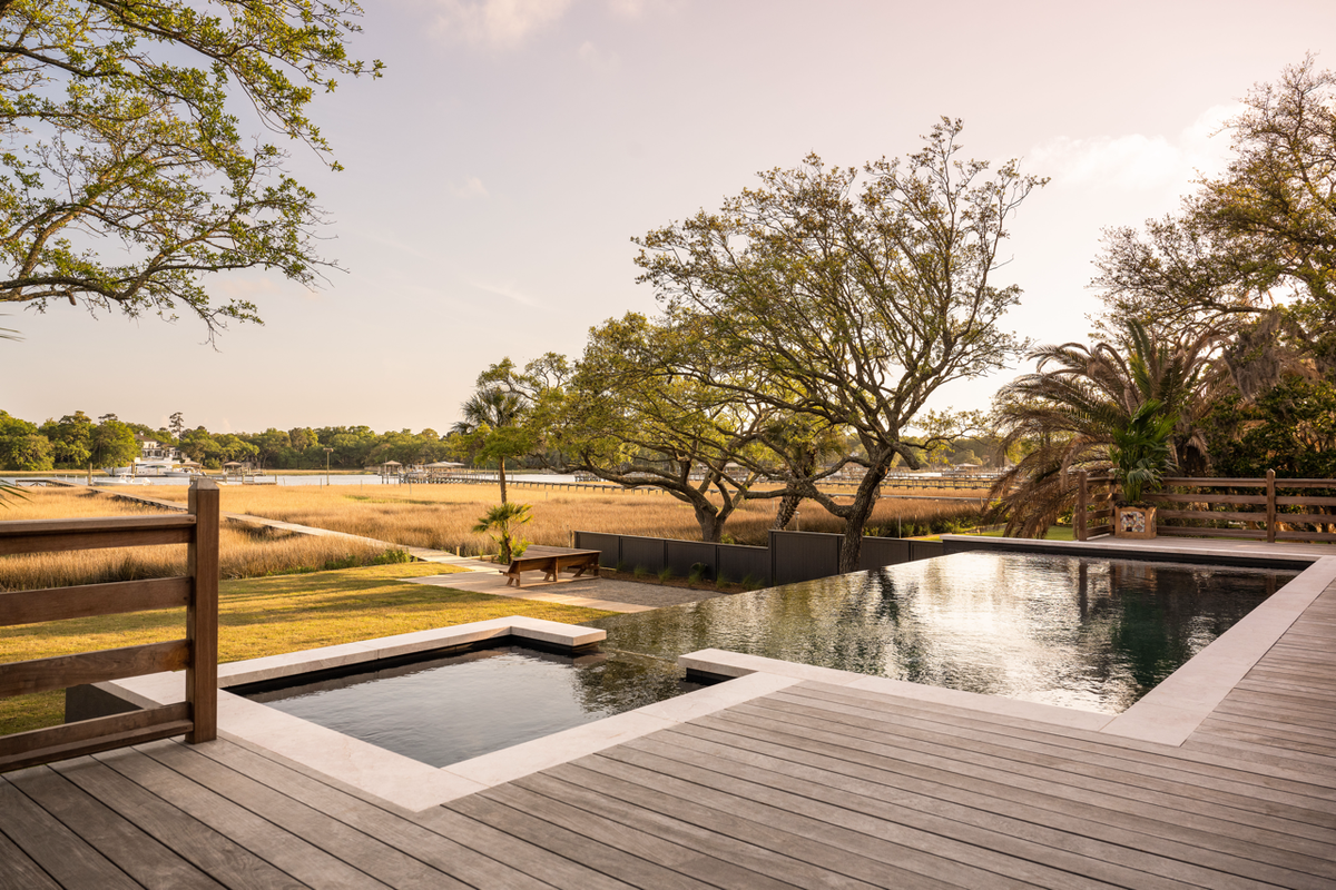 17 Spa-Like Water Features for Your Landscape in 2025