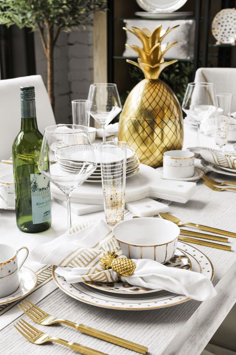 Table, Tablecloth, Centrepiece, Yellow, Tableware, Furniture, Linens, Stemware, Brunch, Room, 