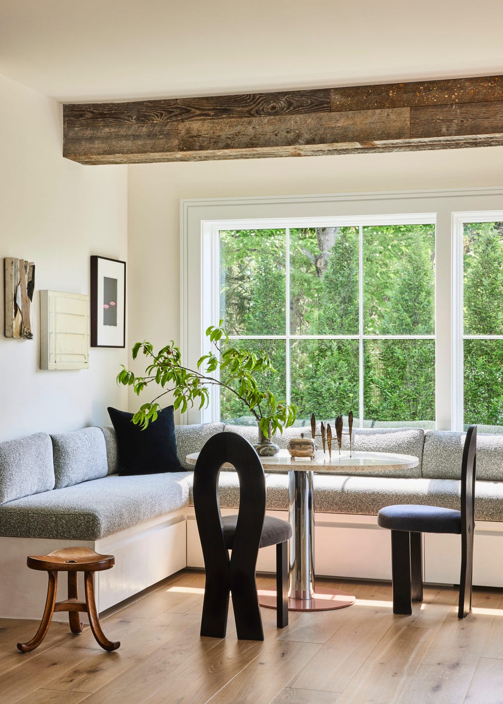 family room with chairs and table