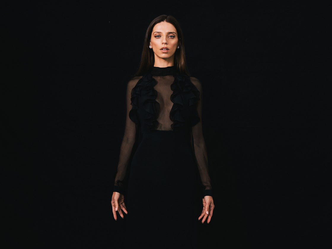 Black, Beauty, Head, Fashion, Darkness, Standing, Flash photography, Photography, Photo shoot, Little black dress, 
