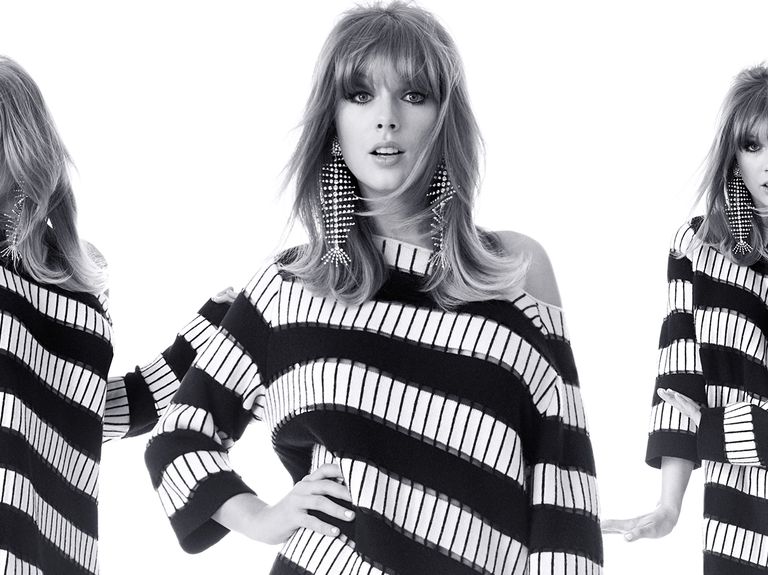 Taylor Swift Rocks Leggings, 'Take Me To Paris' Sweatshirt