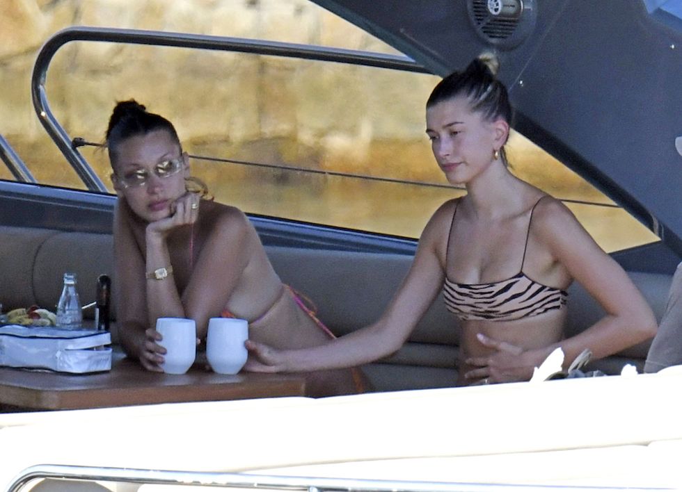 Bella Hadid Hailey Bieber Lounge In Bikinis On A Yacht In Italy