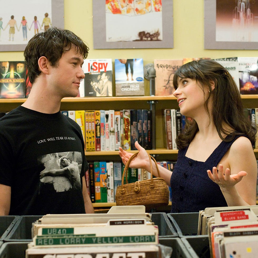 https://hips.hearstapps.com/hmg-prod/images/hbz-best-movies-on-hbo-500-days-of-summer-everett-1674833873.jpg?crop=1xw:1xh;center,top&resize=980:*