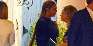 Beyonce's hair is down to her thighs