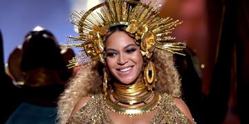 beyonce gives birth to twins