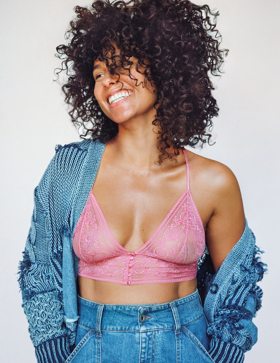 Hair, Clothing, Hairstyle, Beauty, Black hair, Pink, Shoulder, Photo shoot, Afro, Abdomen, 