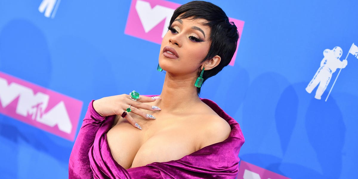 Cardi B Poses Nude Six Weeks After Giving Birth and Looks Incredible