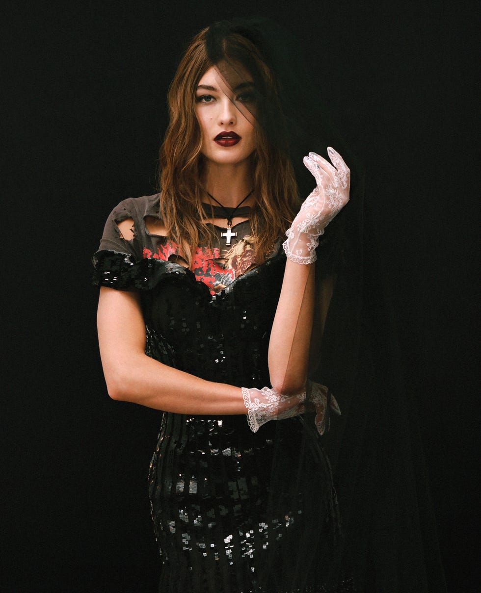 Fashion model, Beauty, Arm, Fashion, Hand, Gesture, Finger, Performance, Dress, Photo shoot, 