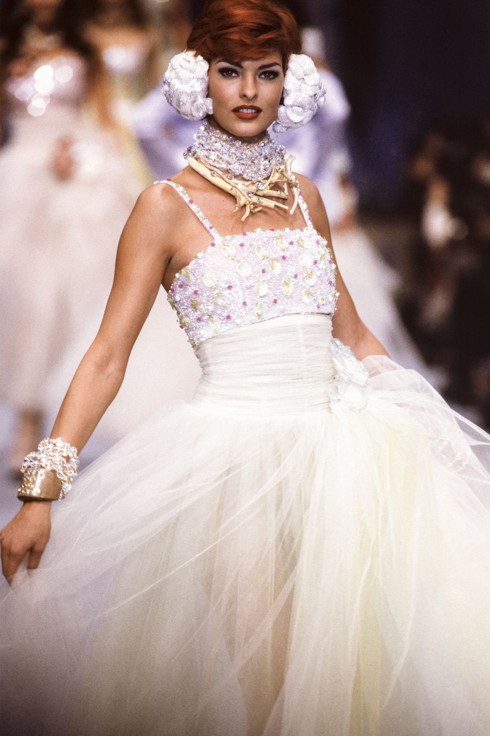 Chanel Spring 1992 Ready-to-Wear collection, runway looks, beauty